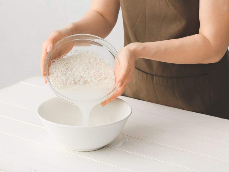 Rice Water Benefits: बालों से लेकर गालो तक, चावल के पानी से मिलते है गजब के फायदे