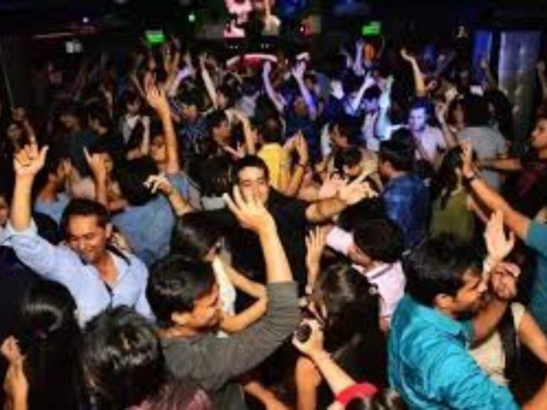 Delhi Night Club: नाइट आउट के लिए ये हैं दिल्ली में बेस्ट जगहें!